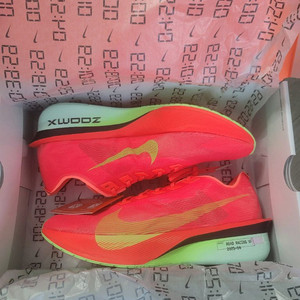 나이키 줌X 베이퍼플라이4 275mm(새상품) 이미지