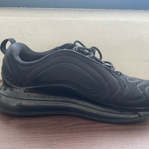 나이키 에어맥스720 트리플블랙 사이즈275