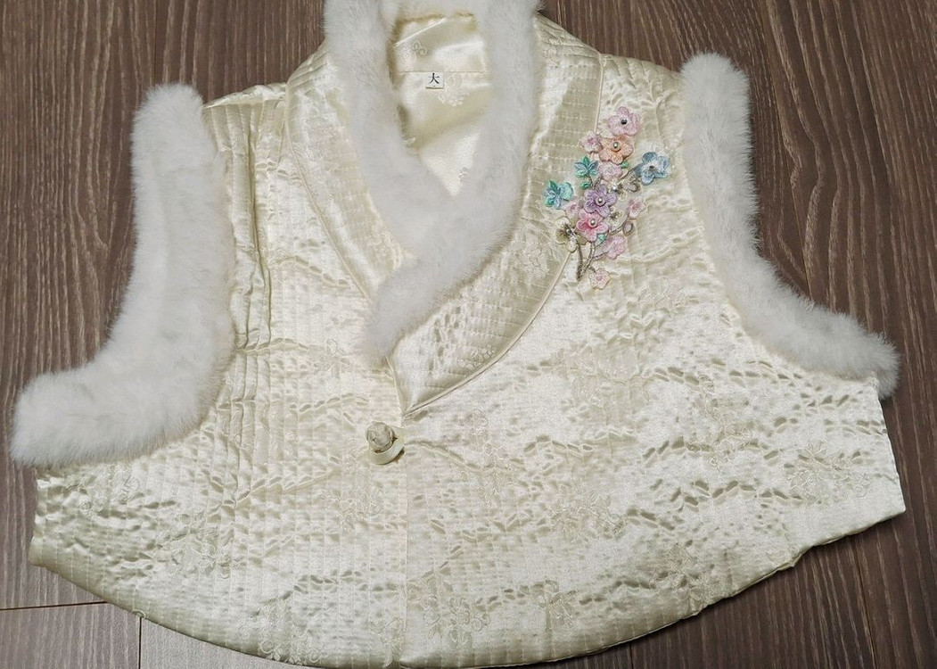 여아한복 9호(털배자,속치마,두루마기, 털모자,목도리) 이미지