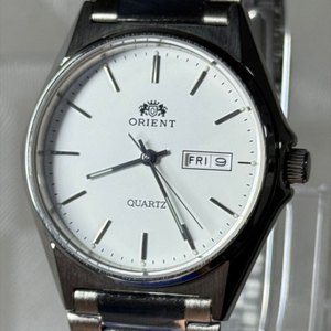 오리엔트 데이데이트 쿼츠 손목시계 이미지