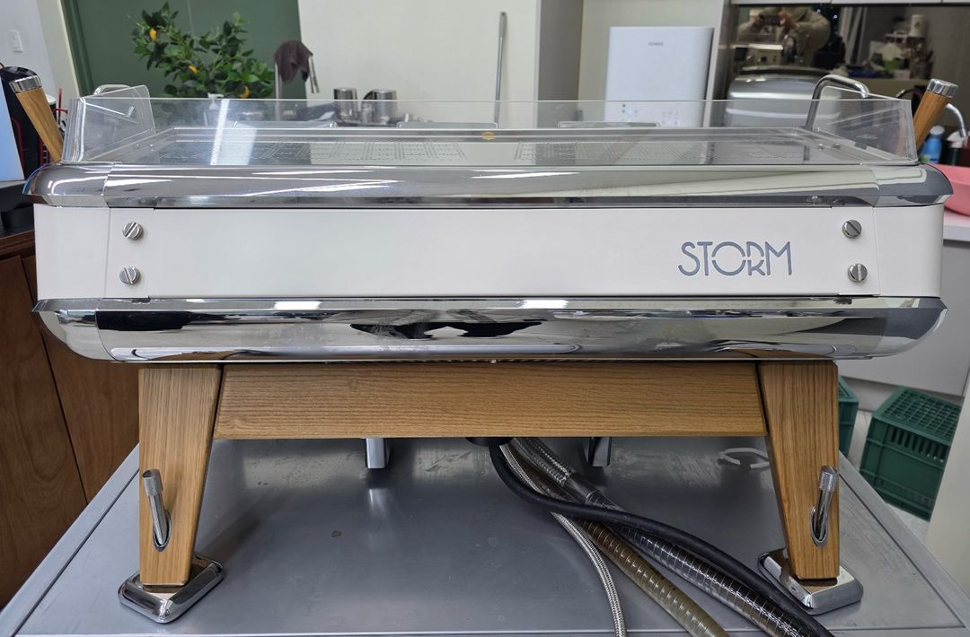 아스토니아 스톰 3그룹 커피머신--4