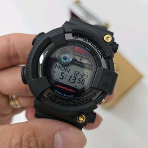 미착용 새제품!! GF-8250BS 스투시 X 베이프 콜라보 프로그맨