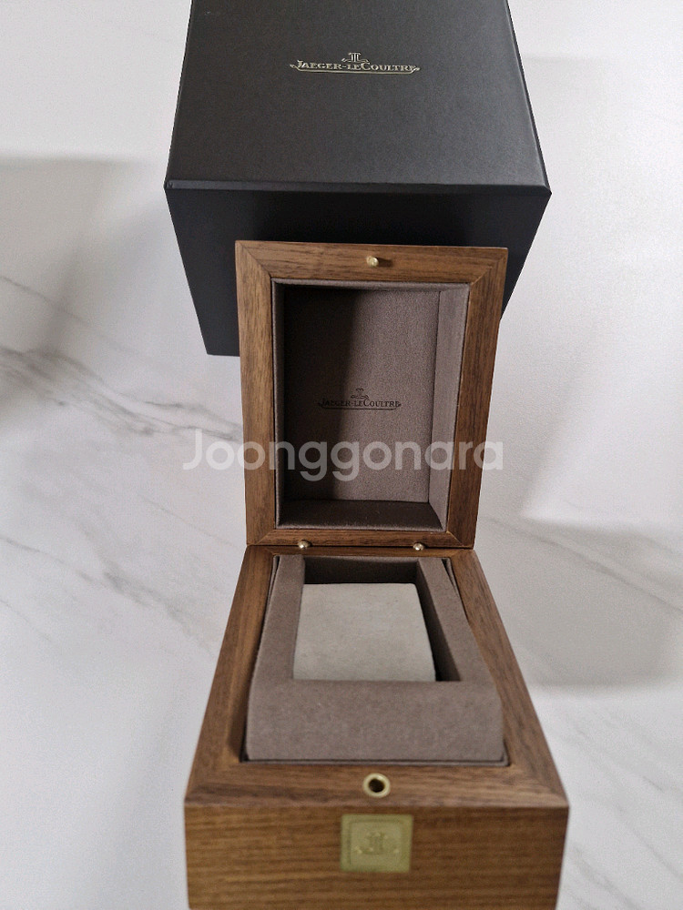 예거 르쿨트르 시계케이스 박스팝니다 (사제쿠션임)--1