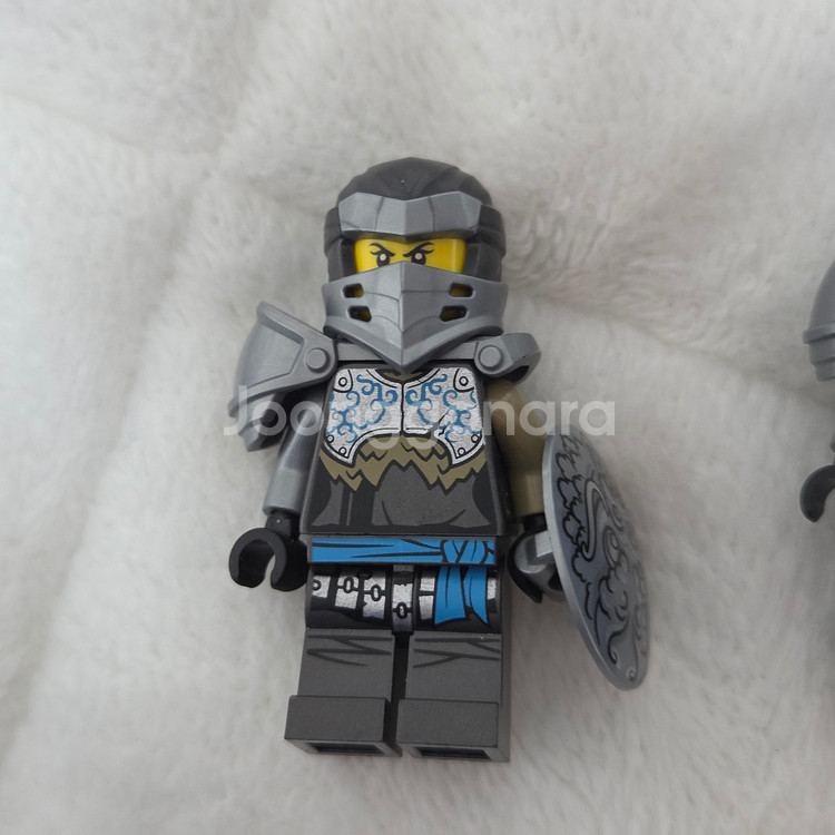 레고 닌자고 로이드, 니야, 제이 미니 피규어입니다.--2