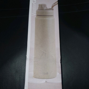 쉬젤 워터짐 캐리 텀블러 750ml 미개봉 판매 합니다.