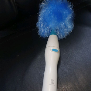 깔끔대장 전동 먼지털이기 판매 합니다.
