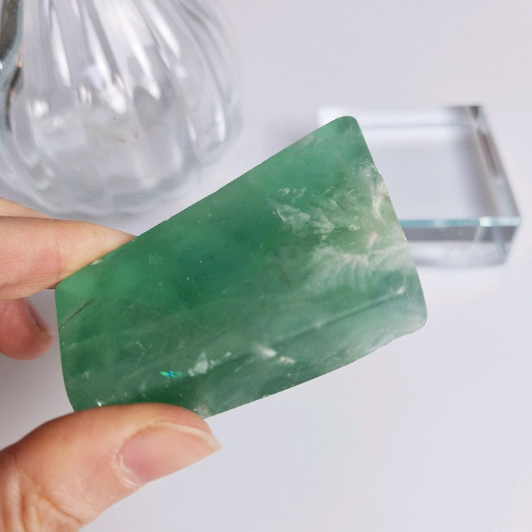 플루라이트 원석 핸드스톤 인테리어장식 108g--1