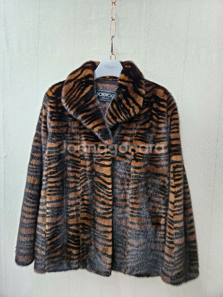 동우모피 사가밍크 풀스킨 휘메일 밍크코트 55~77초--1