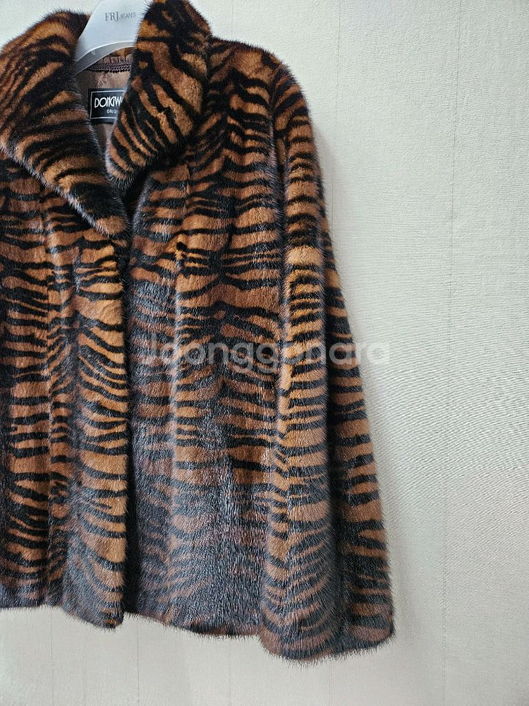 동우모피 사가밍크 풀스킨 휘메일 밍크코트 55~77초--3