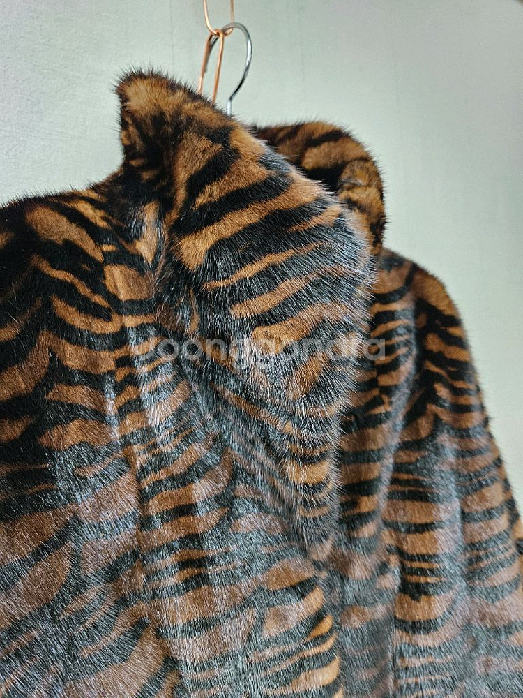 동우모피 사가밍크 풀스킨 휘메일 밍크코트 55~77초--7