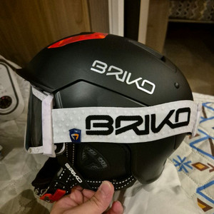 브리코 스키 고글 헬멧