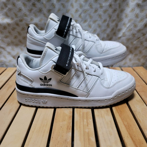 아디다스 포럼 로우 운동화 250