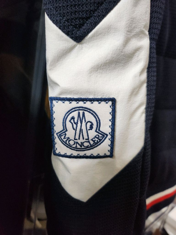 4회착 몽클레르 톰브라운 패딩조끼 몽클레어 프라다 버버리 스톤아일랜드 감마블루--1