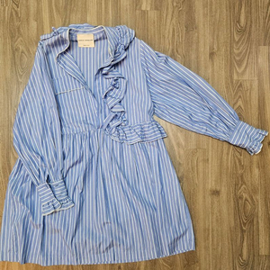 에리카 카발리니 스트라이프 러플 원피스 이미지