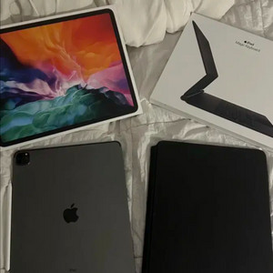 아이패드 프로 12.9인치 4세대 새것 상태