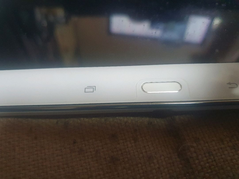 삼성 갤럭시 탭4 10.1 SM-T530 16GB 모델--1