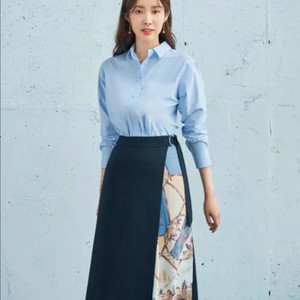 잇미샤 차정원 서현 스카프 프린트 랩 스커트 치마 하객룩 올드머니룩 타임마인미샤스타일 이미지