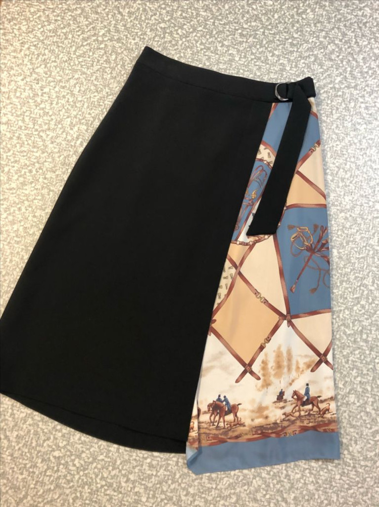 잇미샤 차정원 서현 스카프 프린트 랩 스커트 치마 하객룩 올드머니룩 타임마인미샤스타일 이미지