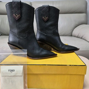 [FENDI] 카우보이 부츠: 딥카키색 (37사이즈/230)