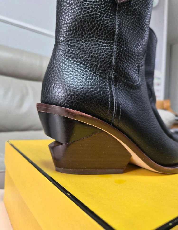 [FENDI] 카우보이 부츠: 딥카키색 (37사이즈/230)--1