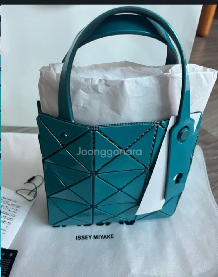 바오바오 캐럿 미니 토트백 터콰이즈 색상 9월 한정판 이미지