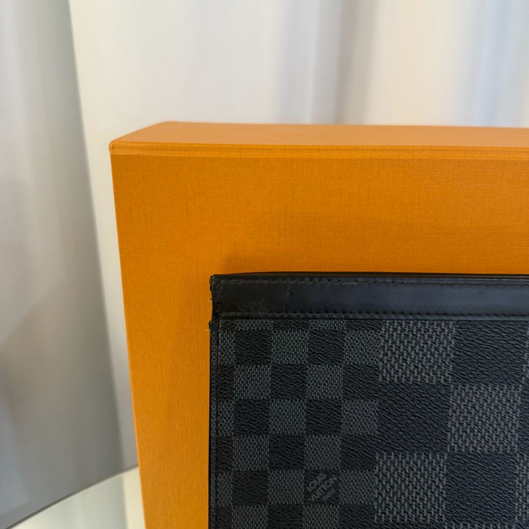 루이비통 다미에 그라파이트 보야주 클러치백 이미지