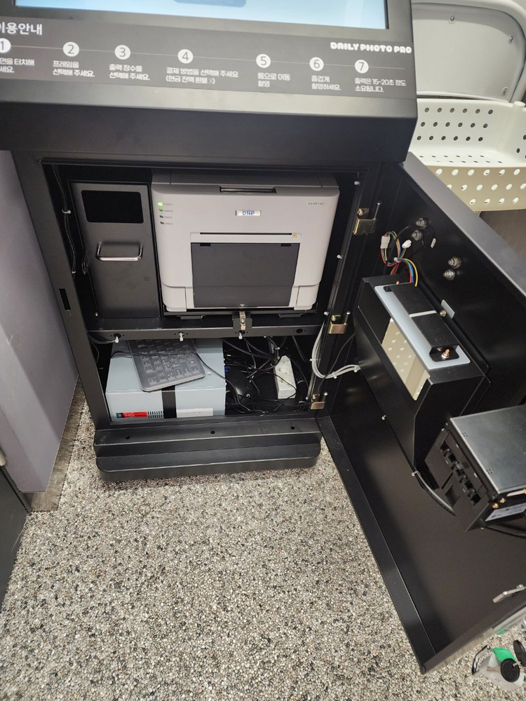 포토기계 인생네컷 네컷사진 포토기계 (네컷사진기계 스탠드형 2대, 하이앵글 1대)--5