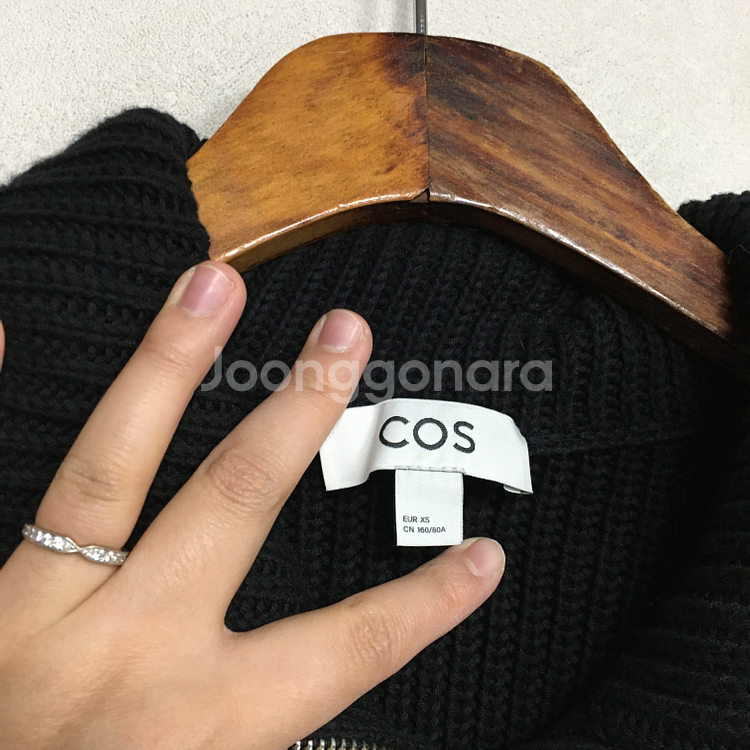 COS 코스 빅카라 니트집업 xs--1