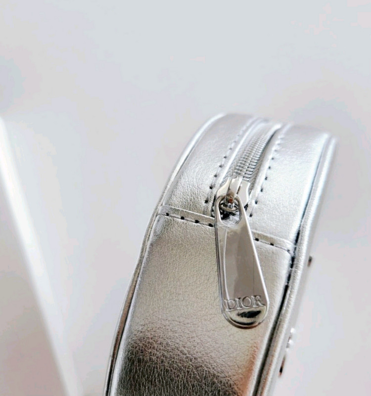 디올 뷰티 정품 실버 원형 파우치 디올 원형 파우치--1