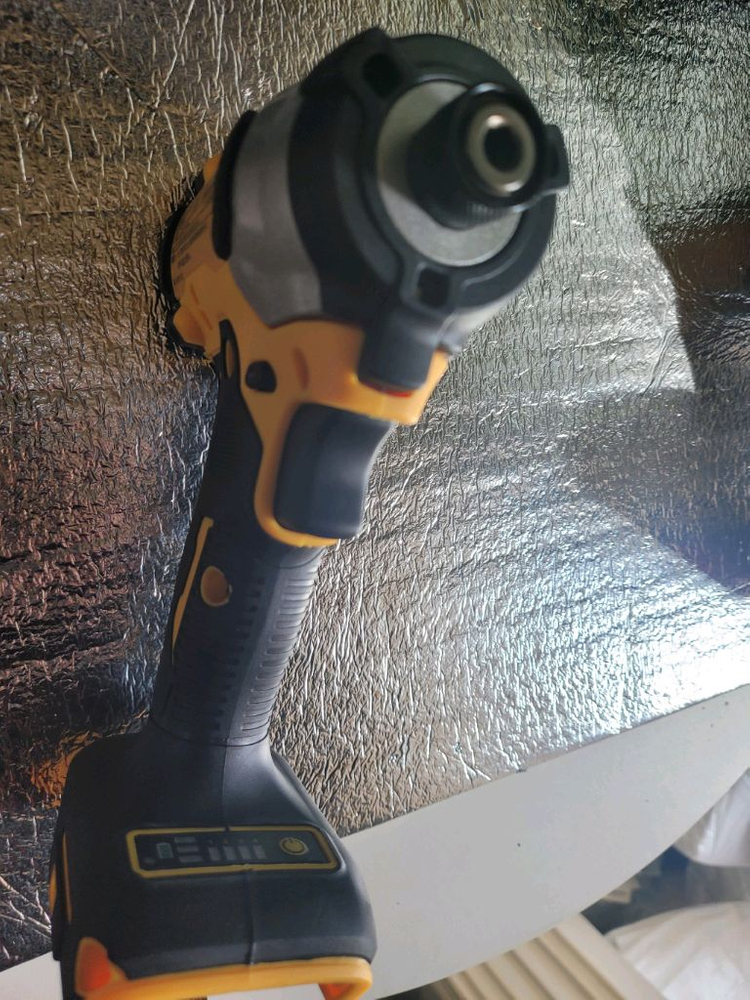 브러시리스 임팩렌치 , 임팩드릴 팝니다.--4