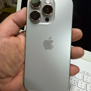 아이폰16프로,512기가,93%,상태최상,내추럴티타늄,케이스,강화유리새것