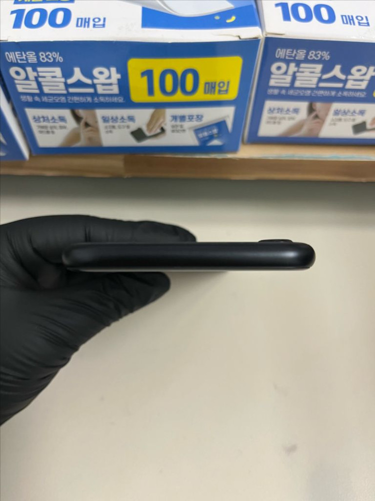 아이폰Se2 128G 블랙 SSS급!--2