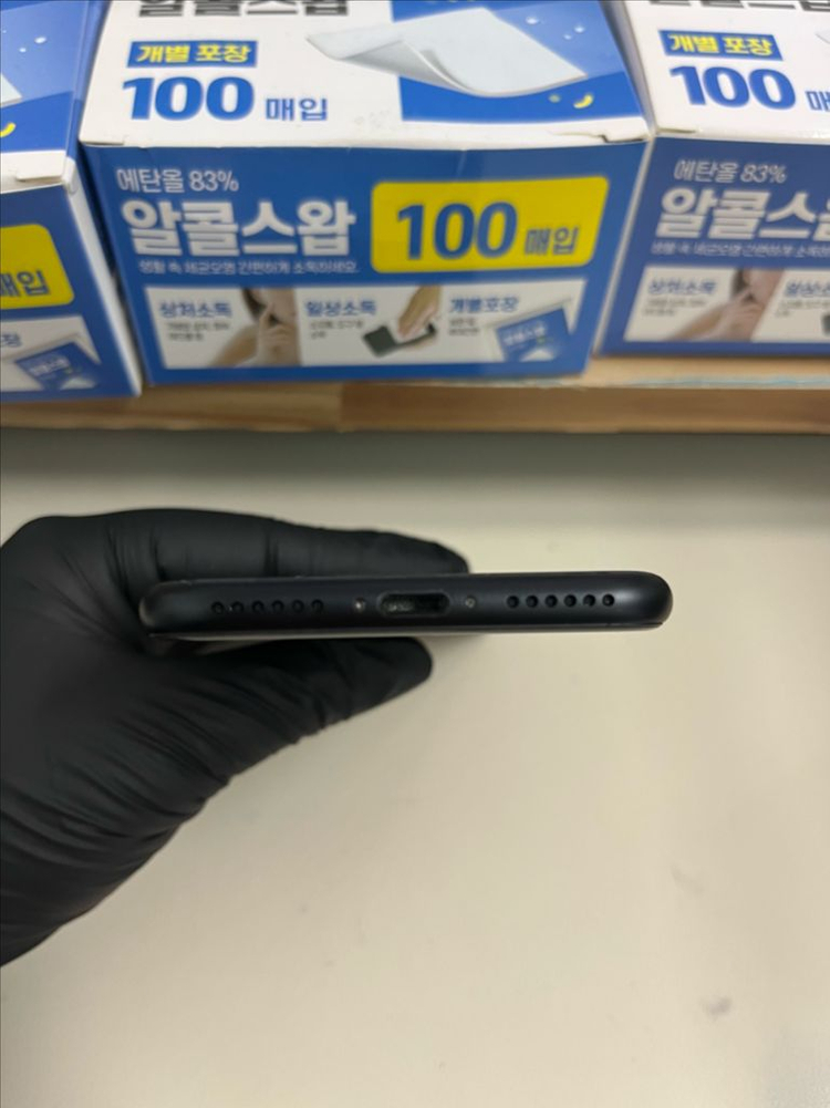 아이폰Se2 128G 블랙 SSS급!--3