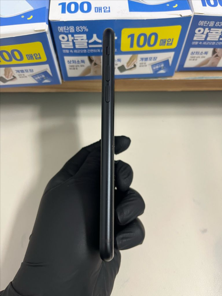 아이폰Se2 128G 블랙 SSS급!--5