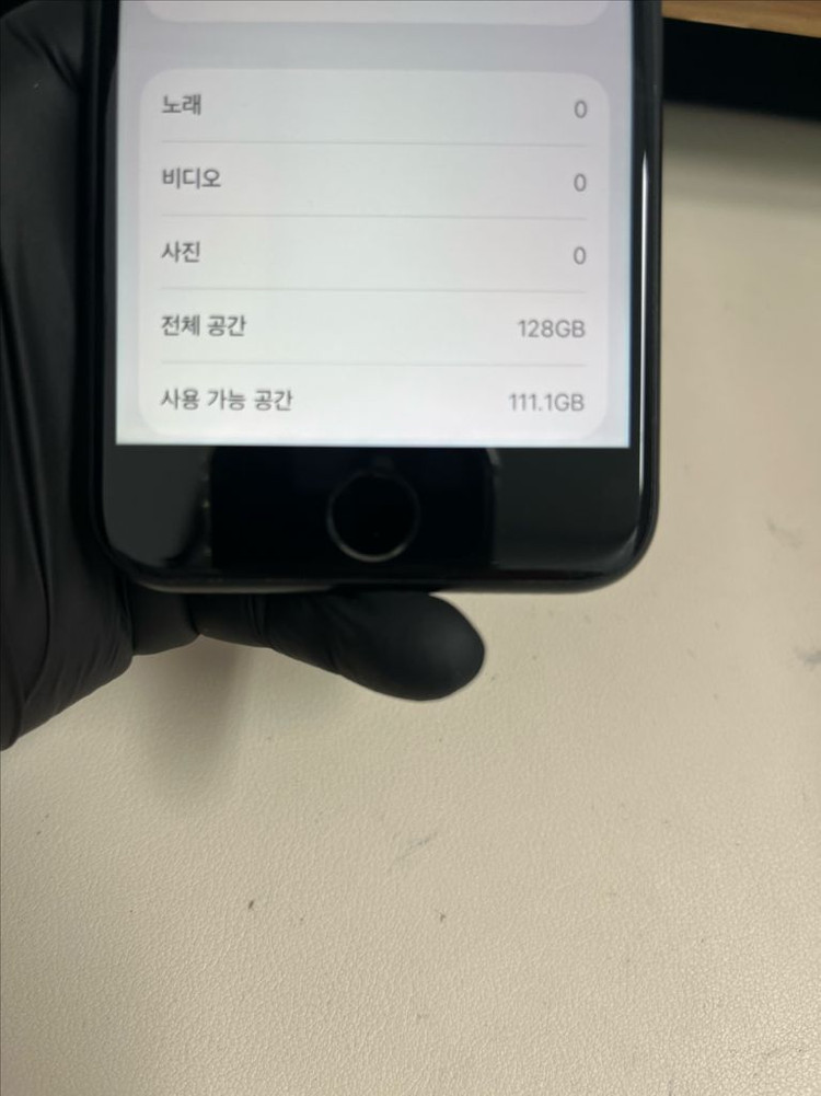아이폰Se2 128G 블랙 SSS급!--8