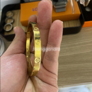 까르띠에 뱅글팔찌