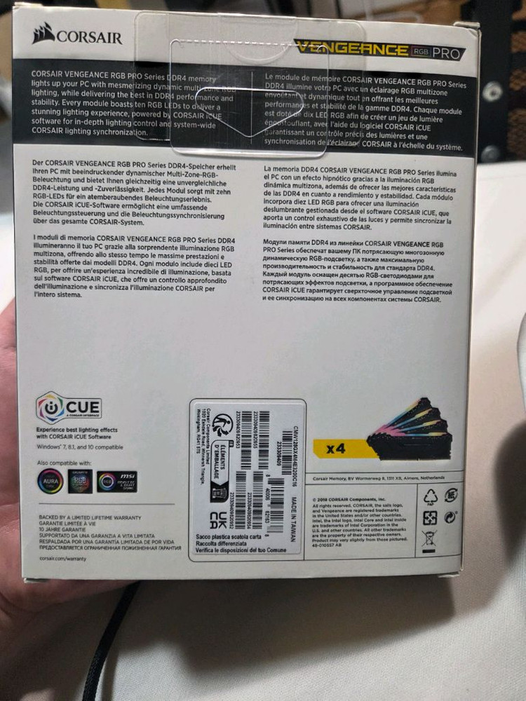 커세어 VENGEANCE RGB PRO DDR4 32GB 램 미사용 이미지