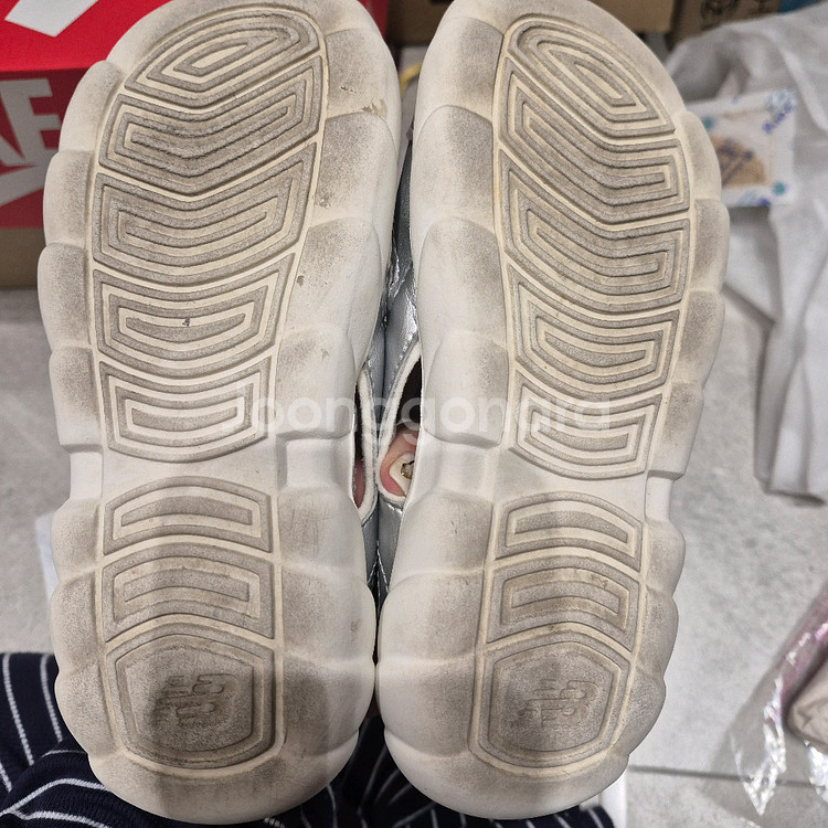 뉴발란스 프리들 190사이즈--2