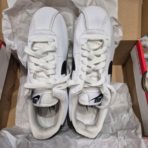 나이키 코르떼즈 225