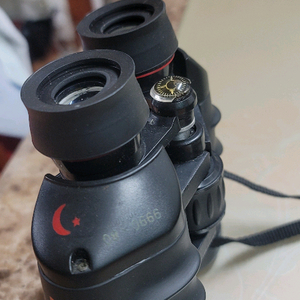 Celestron 쌍안경 80x0666 모델입니다- 사물을 더 자세히 관찰할 수 있도록 도와줍니다- 망원경의 뛰어난