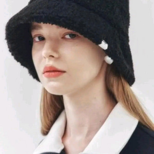 (새상품)정가9만원대,블랑앤에클레어,제시카브랜드,뽀글이모자,벙거지모자,겨울방한모자 이미지