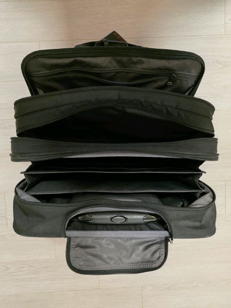 TUMI(투미) 알파 디럭스 2휠 브리프케리어 (품번: 26104D4)--5