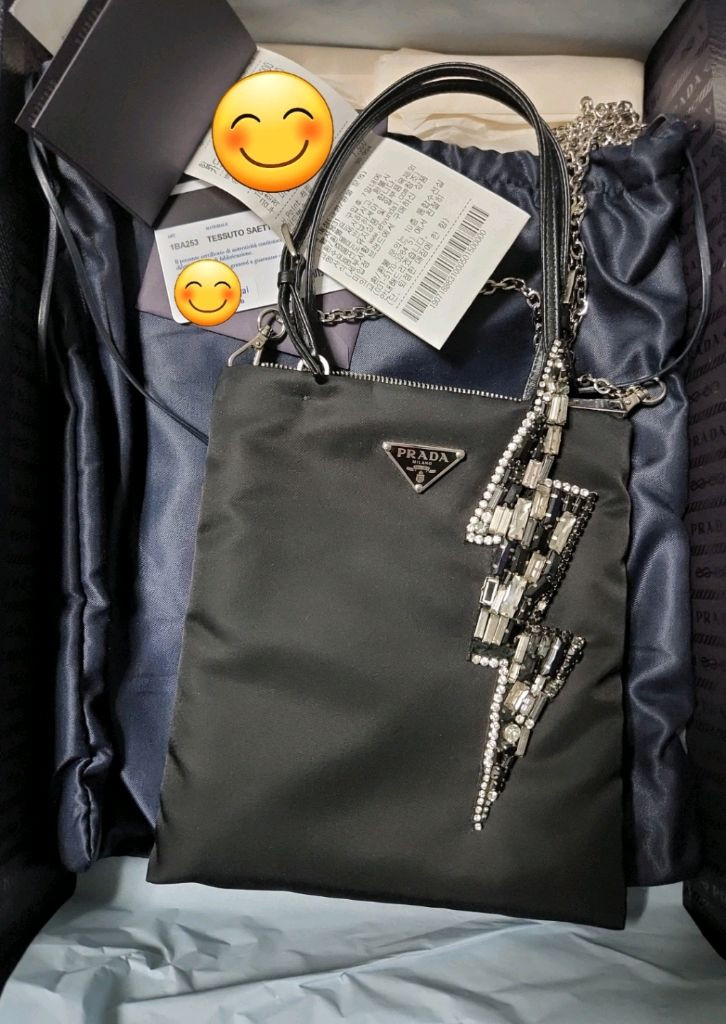 프라다 테수토 호보 크리스탈 토트백 판매해요--0