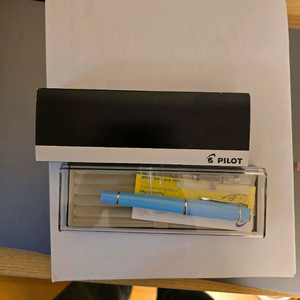 파이롯트 프레라 만년필 단종색상 하늘색 라이트블루