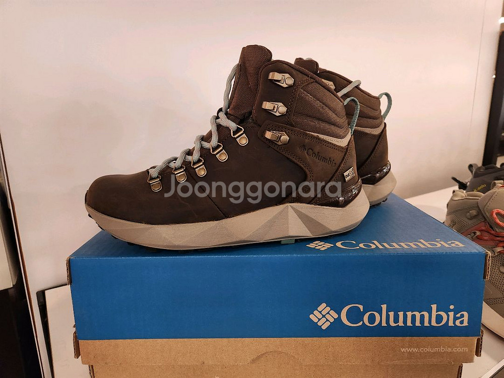 [새상품 창고정리]컬럼비아 Facet Sierra Outdry남성 여성 등산화 230 ~ 270--8