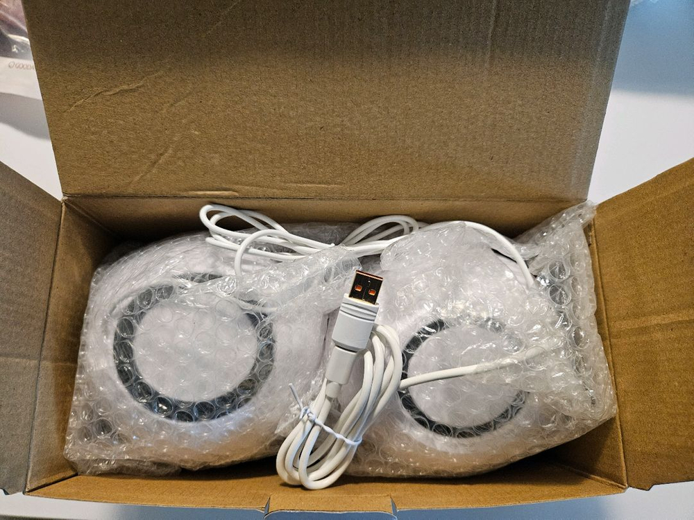 크리에이티브 PEBBLE V3 화이트 USB-C 스피커--1