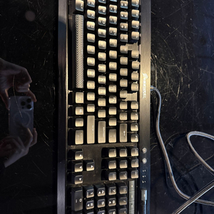 커세어 k70 lux 적축 게이밍 기계식 키보드 이미지