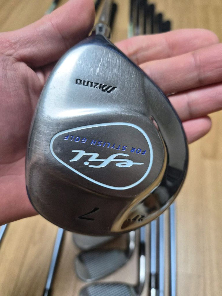 미즈노 여성용 골프채 풀세트 + BMW 바퀴형 캐디백 일괄 싸게 정리해요^^ 이미지