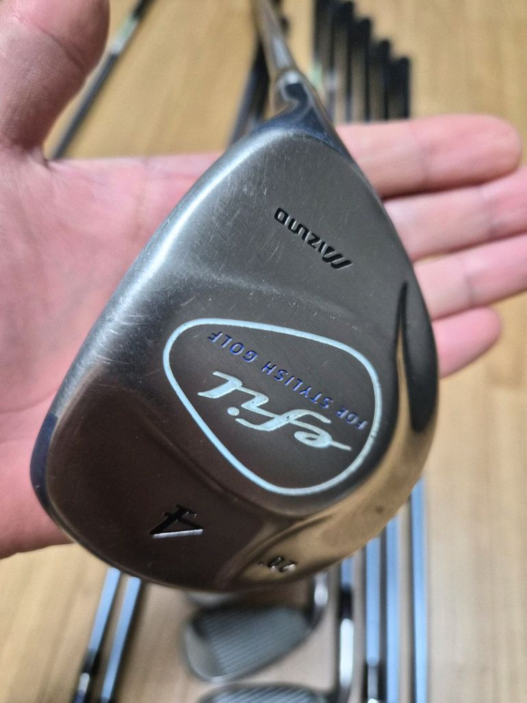 미즈노 여성용 골프채 풀세트 + BMW 바퀴형 캐디백 일괄 싸게 정리해요^^ 이미지