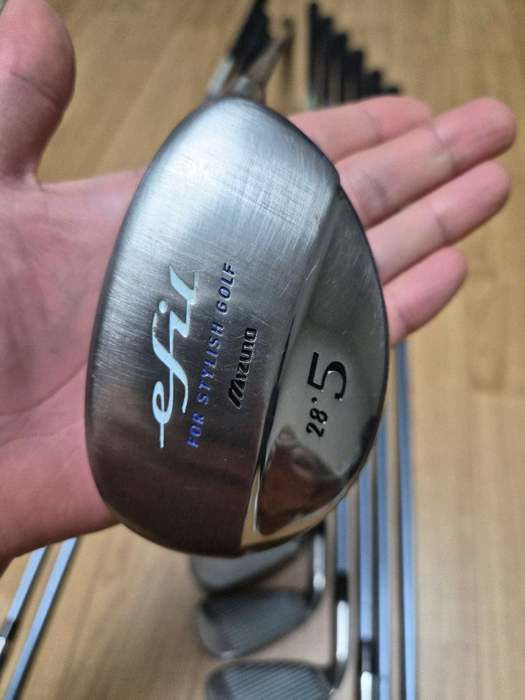 미즈노 여성용 골프채 풀세트 + BMW 바퀴형 캐디백 일괄 싸게 정리해요^^ 이미지